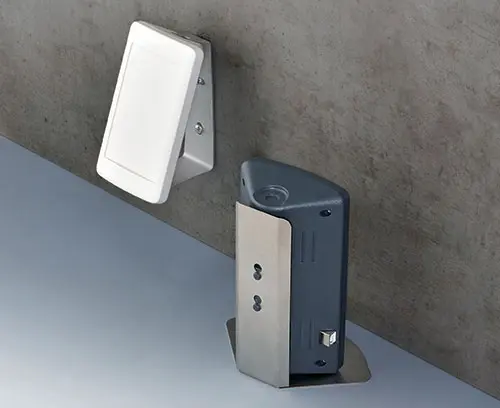Pouzdro SMART-CONTROL s držáky podle přání zákazníka