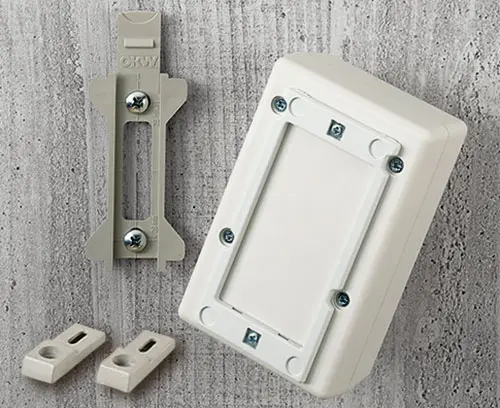 Wandhalter und Befestigung für Gehäuse