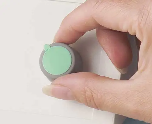 Botones giratorios con fijación de pinza