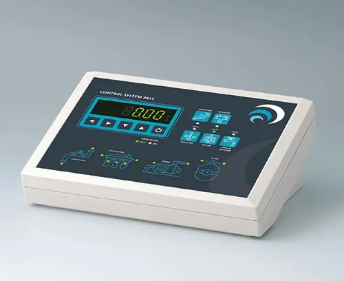 Superficie rebajada para proteger el teclado de membrana