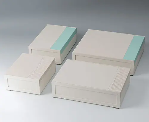Cajas de plástico de gran formato