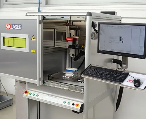 Marquage laser dans les locaux d’OKW