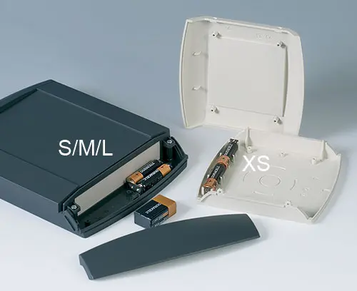 Vano batteria S, M e L: batterie 2 x AA oppure 1 x 9 V; vano batterie XS: 2 x AA