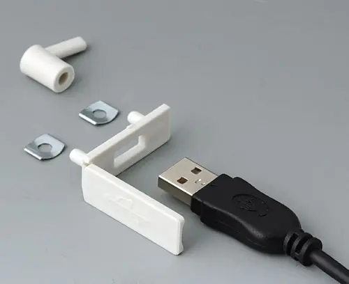 Cover for closing a USB interface
