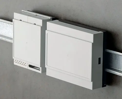 4 tamanhos (módulos 2, 4, 6 & 9) com parte superior plana, 2 versões