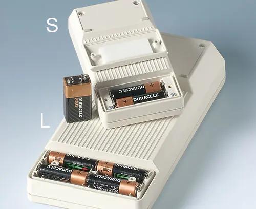  电池盒 S 和 L: 2 个及 4 个 AA 或 1 个 9 V 电池
