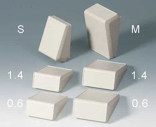 2 种规格，凹陷的操作面 0,6 mm (装饰膜) 或 1,4 mm 厚 (膜键盘)